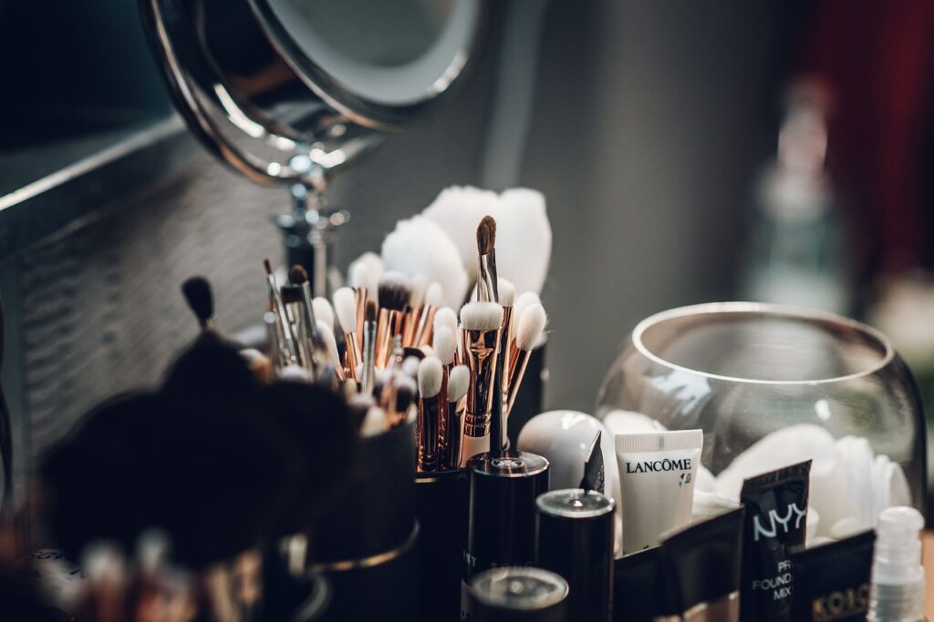 All makeup items- party makeup by disha